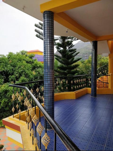 Imperial Inn - Haroz Kuttālam Extérieur photo
