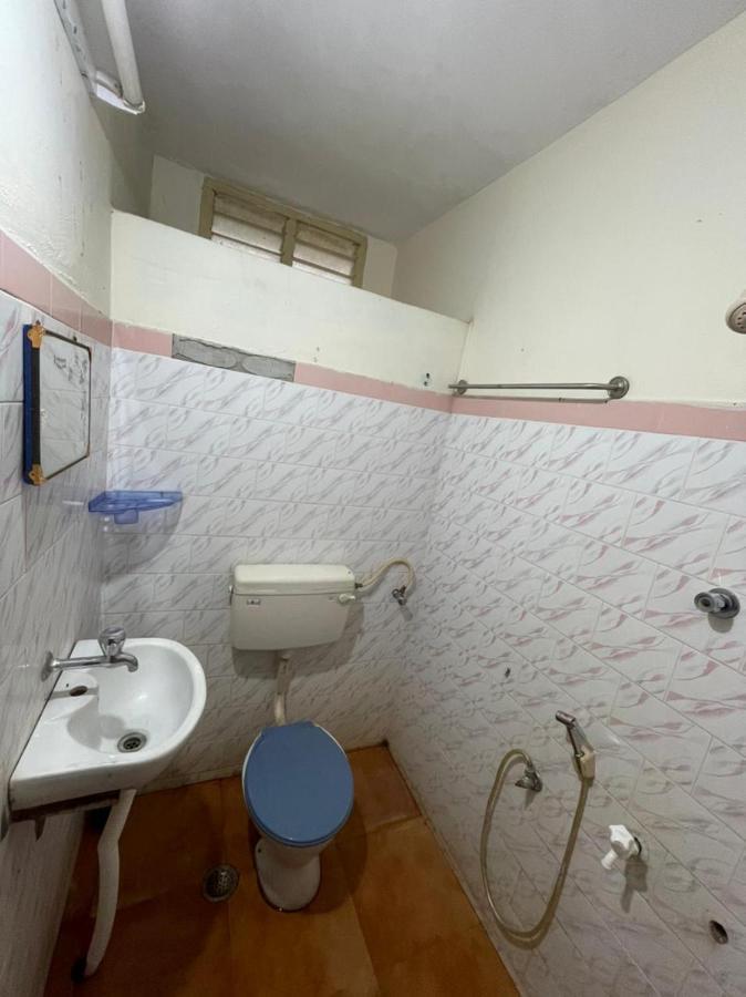 Imperial Inn - Haroz Kuttālam Extérieur photo