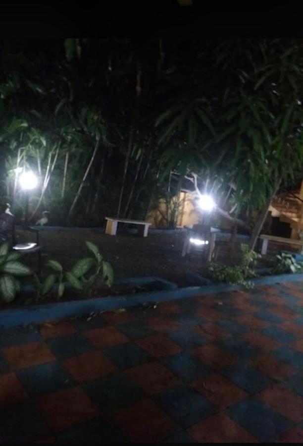 Imperial Inn - Haroz Kuttālam Extérieur photo